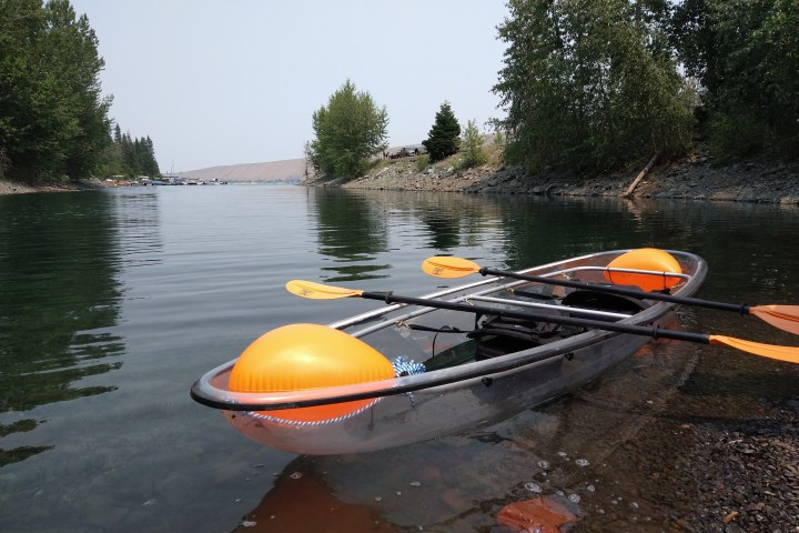 a small boat in a body of water